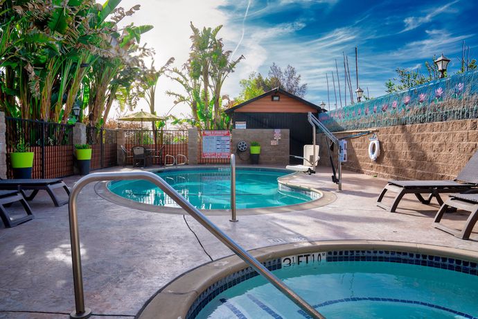 Imagen de la piscina del Hotel Quality Inn Hemet - San Jacinto. Foto 20