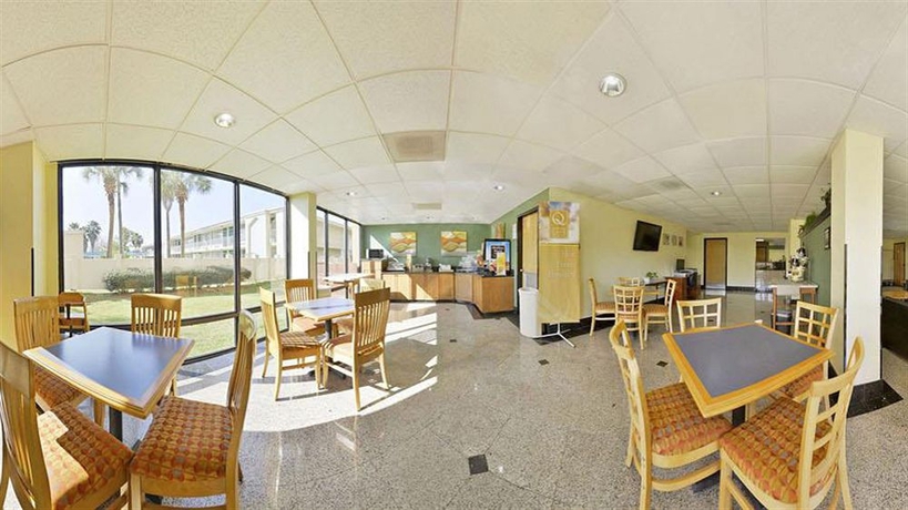 Imagen del bar/restaurante del Hotel Quality Inn, Houston. Foto 2