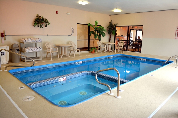 Imagen de la piscina del Hotel Quality Inn I-70 Near Kansas Speedway. Foto 15