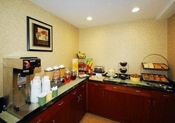 Imagen de los interiores del Hotel Quality Inn Jamaica Airtrain. Foto 4