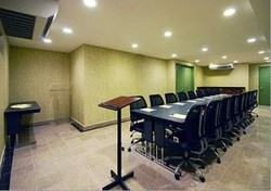 Imagen de los interiores del Hotel Quality Inn Jamaica Airtrain. Foto 5