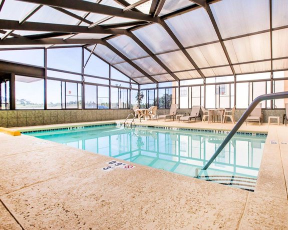 Imagen de la piscina del Hotel Quality Inn, Jefferson. Foto 19
