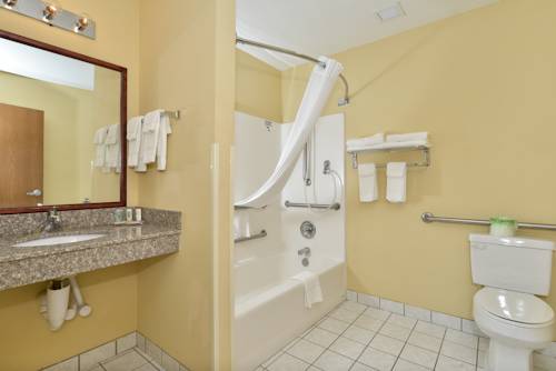 Imagen de la habitación del Hotel Quality Inn Joplin. Foto 6