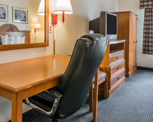 Imagen de la habitación del Hotel Quality Inn Kalamazoo. Foto 7