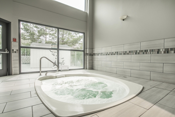 Imagen de la piscina del Hotel Quality Inn, Kamloops. Foto 16