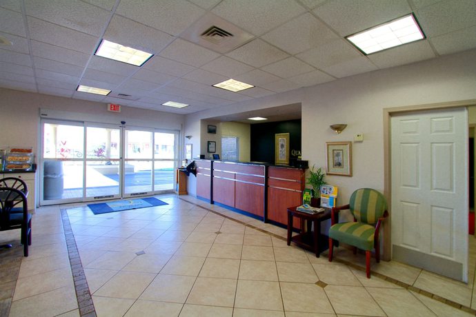 Imagen de los interiores del Hotel Quality Inn Kennedy Space Center. Foto 16