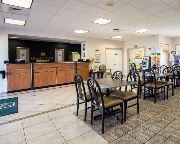Imagen de los interiores del Hotel Quality Inn Kennedy Space Center. Foto 18