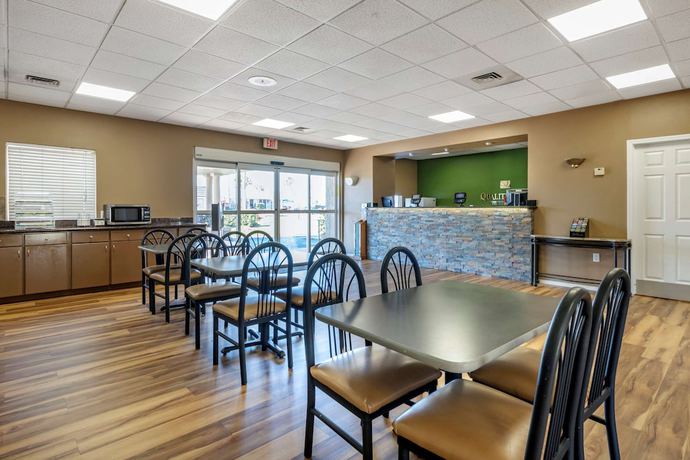 Imagen de los interiores del Hotel Quality Inn Kennedy Space Center. Foto 19