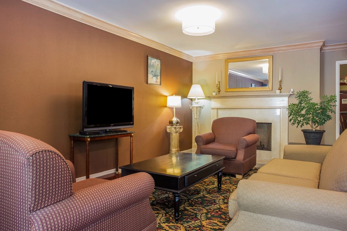 Imagen de los interiores del Hotel Quality Inn, Kennesaw. Foto 10
