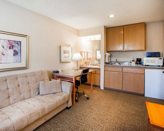 Imagen de la habitación del Hotel Quality Inn Kirkland. Foto 8