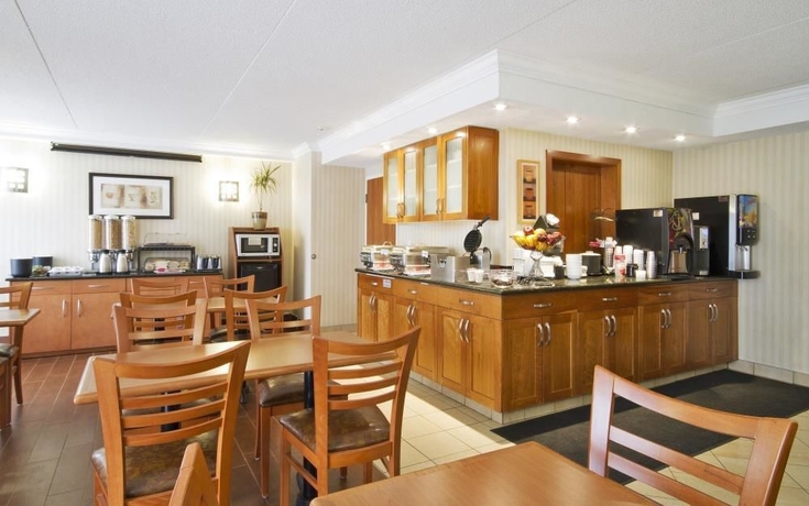 Imagen del bar/restaurante del Hotel Quality Inn, Kitchener. Foto 2