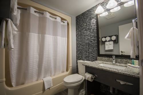 Imagen de la habitación del Hotel Quality Inn, LEAMINGTON. Foto 13