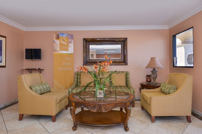 Imagen de los interiores del Hotel Quality Inn Lake Elsinore I-15. Foto 15