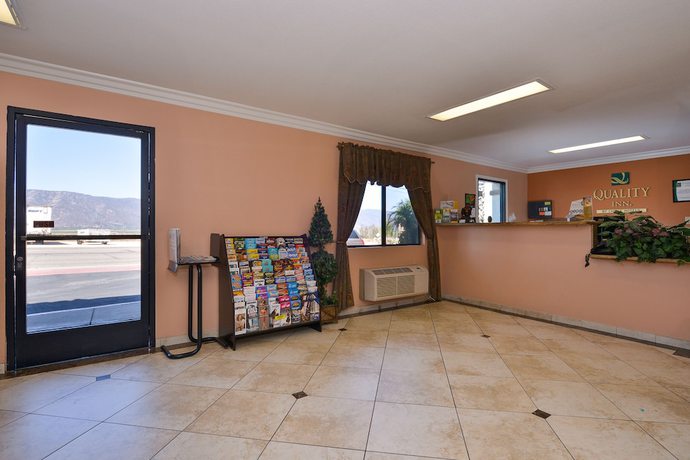 Imagen de los interiores del Hotel Quality Inn Lake Elsinore I-15. Foto 20