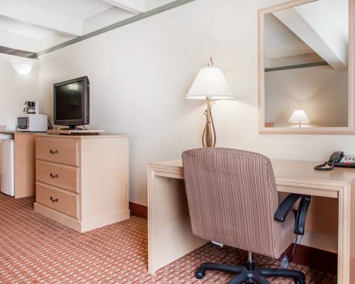 Imagen de la habitación del Hotel Quality Inn Lake Ozark. Foto 8