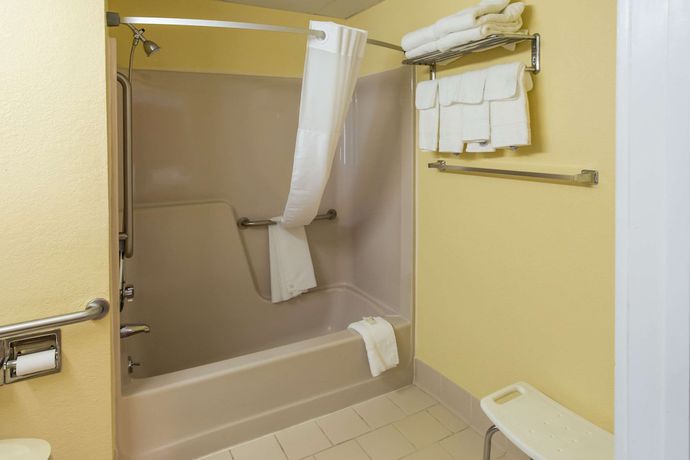 Imagen de la habitación del Hotel Quality Inn, Lebanon. Foto 9