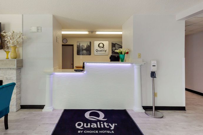 Imagen de los interiores del Hotel Quality Inn, Lee. Foto 16