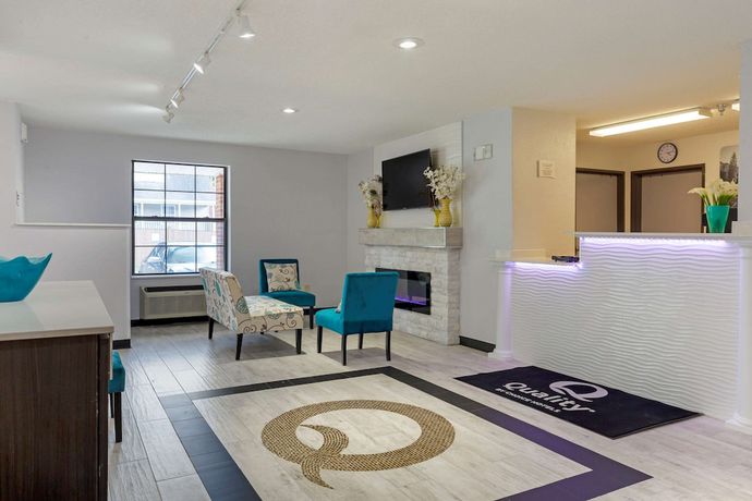 Imagen de los interiores del Hotel Quality Inn, Lee. Foto 19