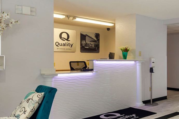 Imagen de los interiores del Hotel Quality Inn, Lee. Foto 20