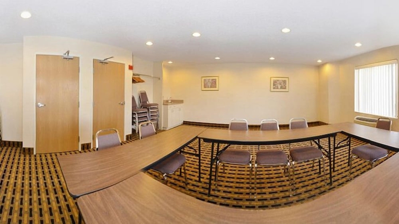 Imagen de los interiores del Hotel Quality Inn Lees Summit - Kansas City. Foto 19