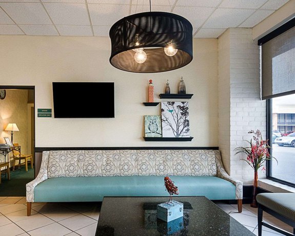 Imagen de los interiores del Hotel Quality Inn Lewisburg. Foto 14