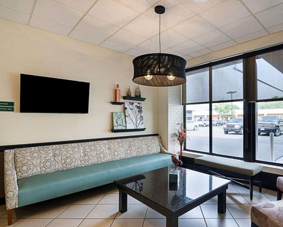 Imagen de los interiores del Hotel Quality Inn Lewisburg. Foto 19