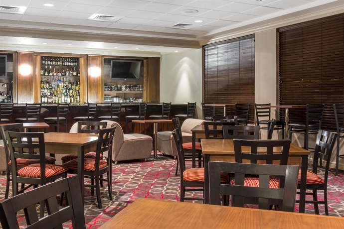 Imagen del bar/restaurante del Hotel Quality Inn Lexington -horse Park. Foto 1