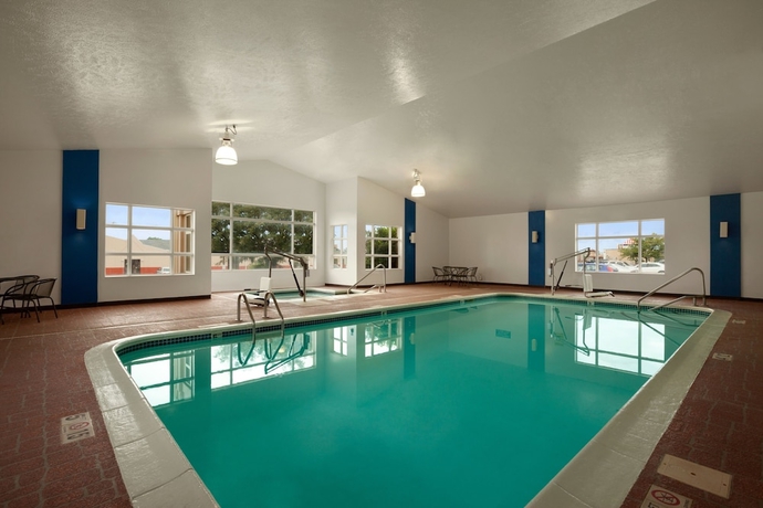 Imagen de la piscina del Hotel Quality Inn Lincoln Cornhusker. Foto 15