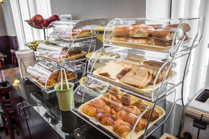 Imagen del bar/restaurante del Hotel Quality Inn, Long Island City. Foto 4