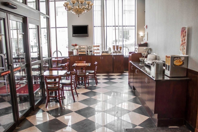 Imagen del bar/restaurante del Hotel Quality Inn, Long Island City. Foto 5