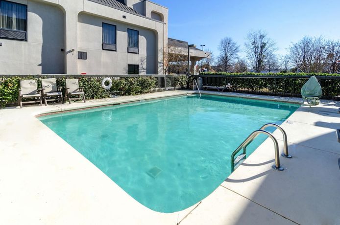Imagen de la piscina del Hotel Quality Inn, Lumberton. Foto 20