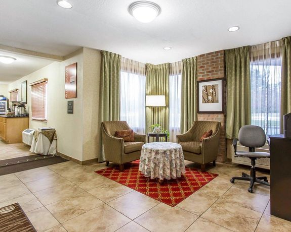 Imagen de los interiores del Hotel Quality Inn Macomb Near University Area. Foto 19