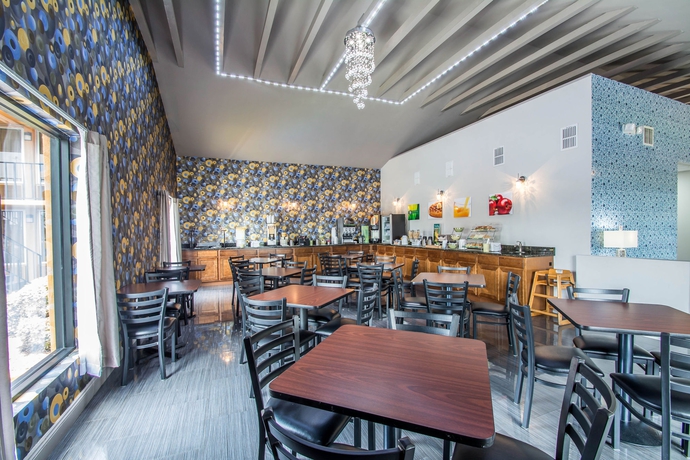 Imagen del bar/restaurante del Hotel Quality Inn Maingate South. Foto 2