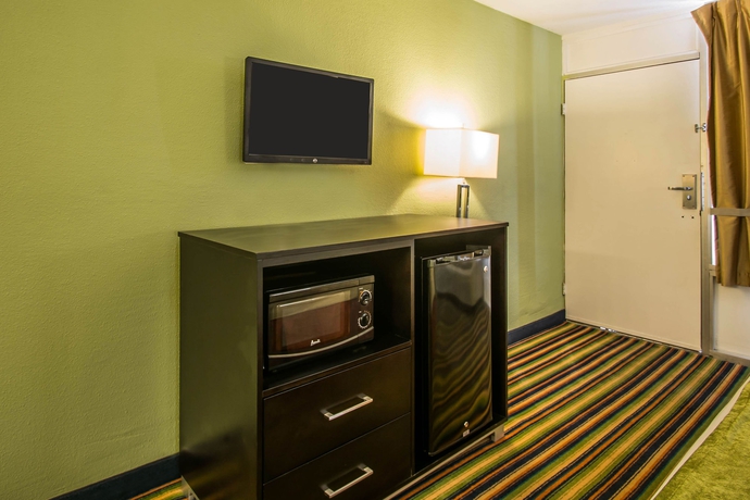 Imagen de la habitación del Hotel Quality Inn Maingate South. Foto 7