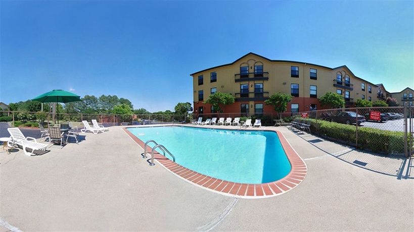 Imagen de la piscina del Hotel Quality Inn Marietta. Foto 16