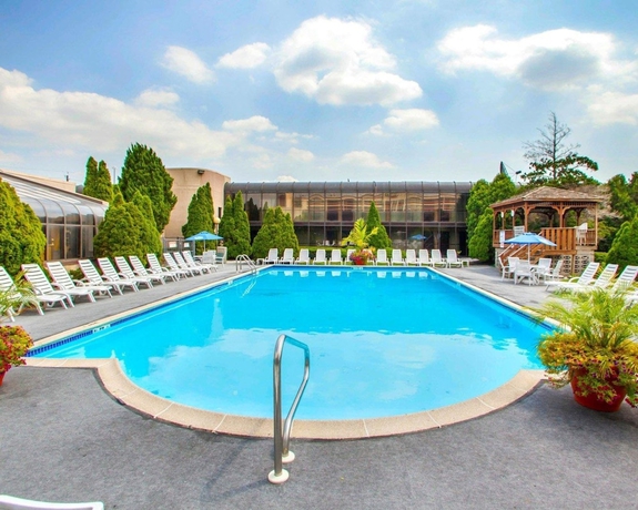 Imagen de la piscina del Hotel Quality Inn Meadowlands. Foto 19