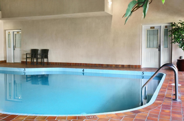 Imagen de la piscina del Hotel Quality Inn, Medicine Hat. Foto 16