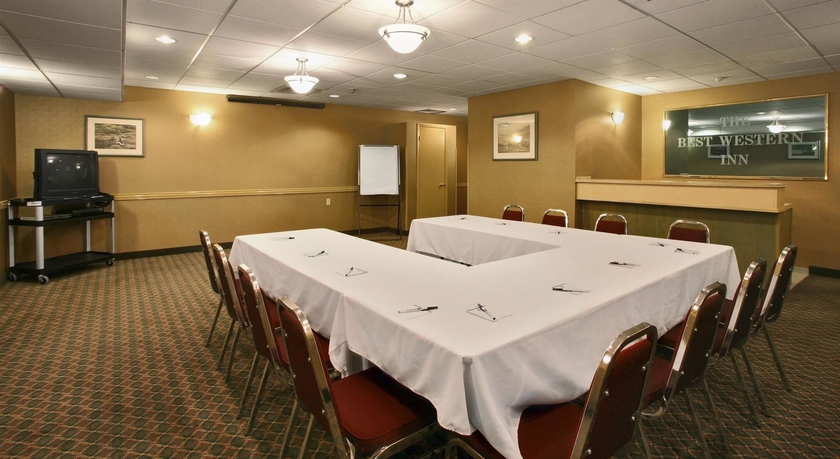 Imagen de los interiores del Hotel Quality Inn, Medicine Hat. Foto 11