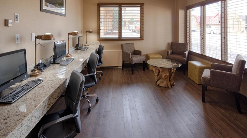 Imagen de los interiores del Hotel Quality Inn, Medicine Hat. Foto 12