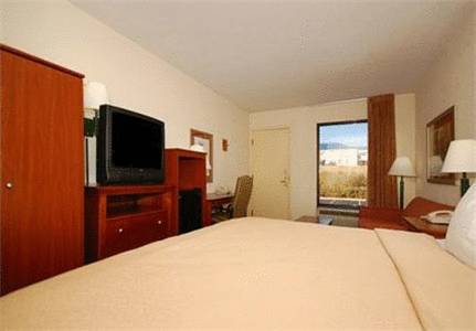 Imagen de la habitación del Hotel Quality Inn Merchants Drive. Foto 10