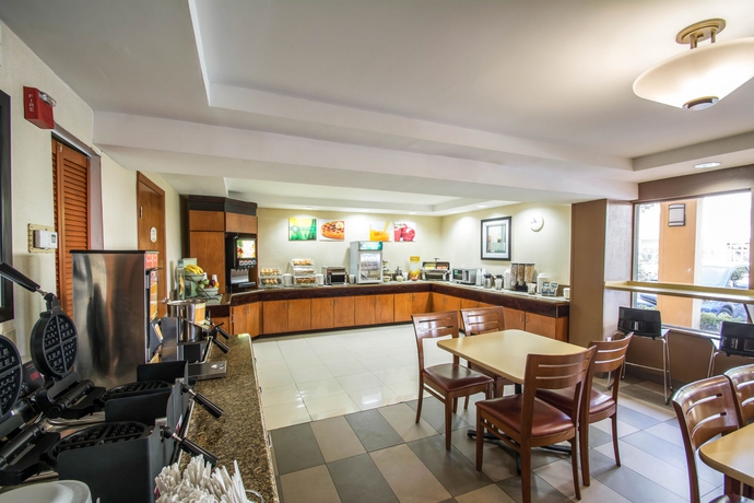 Imagen del bar/restaurante del Hotel Quality Inn Miami Airport - Doral. Foto 3