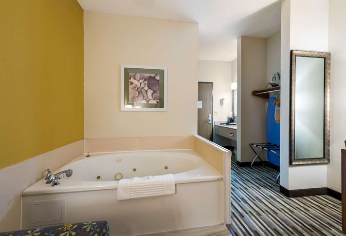 Imagen de la habitación del Hotel Quality Inn, Michigan City. Foto 8