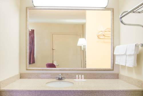 Imagen de la habitación del Hotel Quality Inn, Middleburg Heights. Foto 4