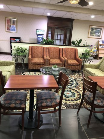 Imagen de los interiores del Hotel Quality Inn Mill Hall - Lamar. Foto 20