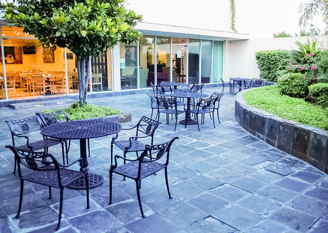 Imagen de los exteriores del Hotel Quality Inn Monterrey La Fe. Foto 10