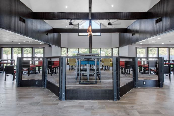 Imagen de los interiores del Hotel Quality Inn, Morgantown. Foto 19