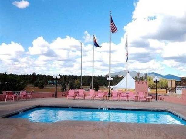 Imagen general del Hotel Quality Inn Mountain Ranch. Foto 5