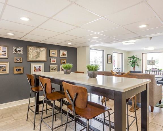 Imagen de los interiores del Hotel Quality Inn Mt. Pleasant - Charleston. Foto 17