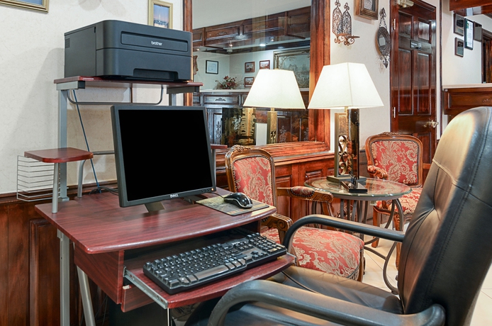 Imagen de los interiores del Hotel Quality Inn Mt. Vernon. Foto 12