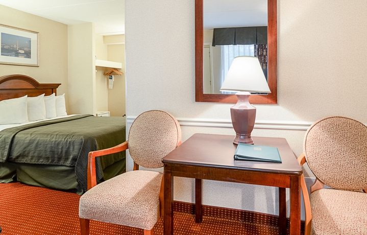 Imagen de los interiores del Hotel Quality Inn Mt. Vernon. Foto 14